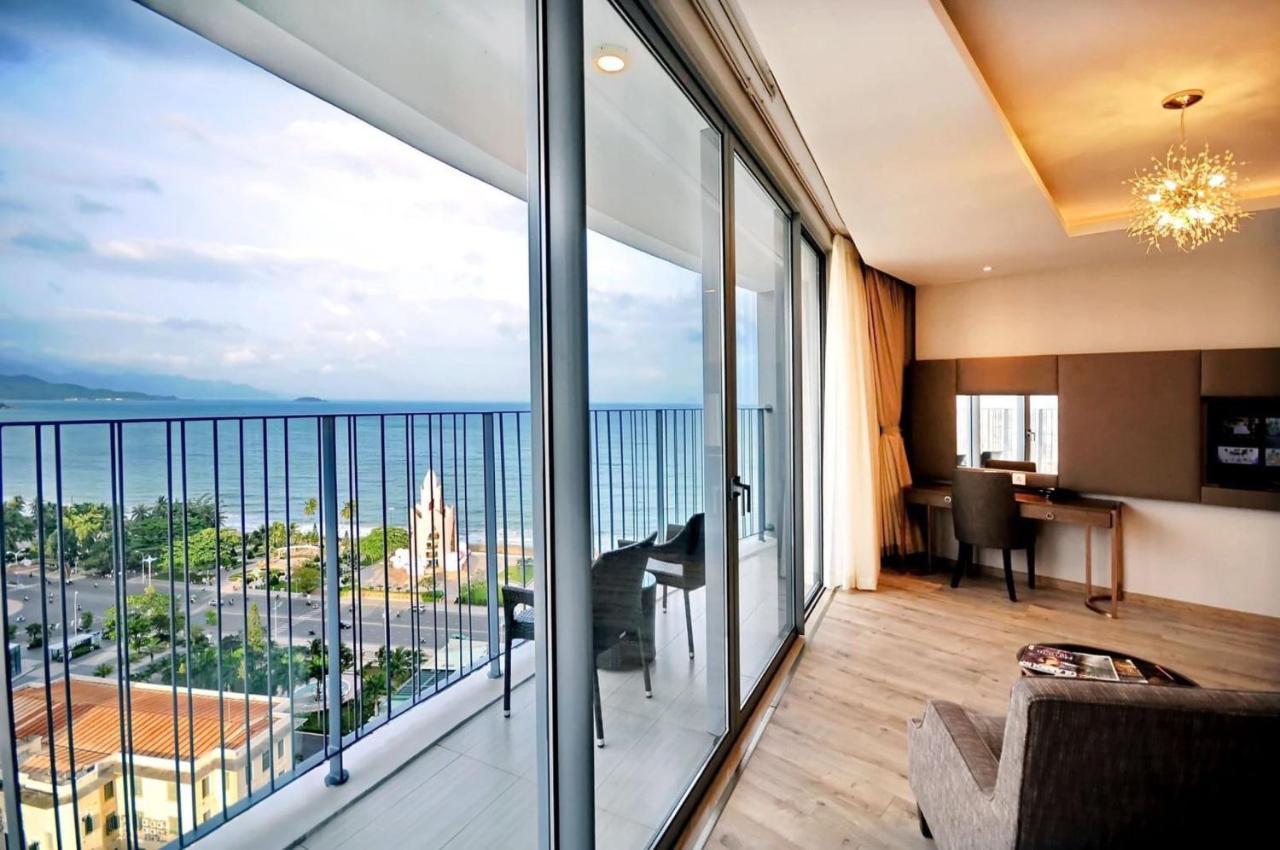 Panorama Beachfront Nha Trang Buitenkant foto